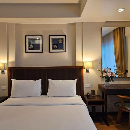 Dynasty Inn Bangkok Buitenkant foto