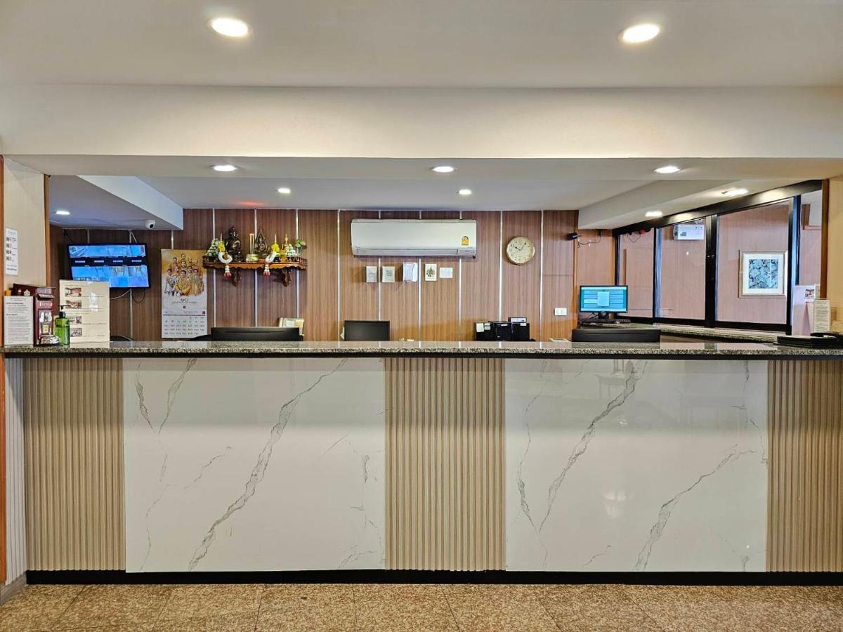 Dynasty Inn Bangkok Buitenkant foto