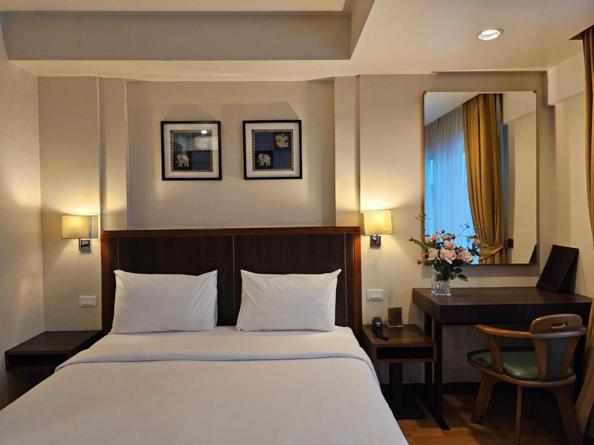 Dynasty Inn Bangkok Buitenkant foto