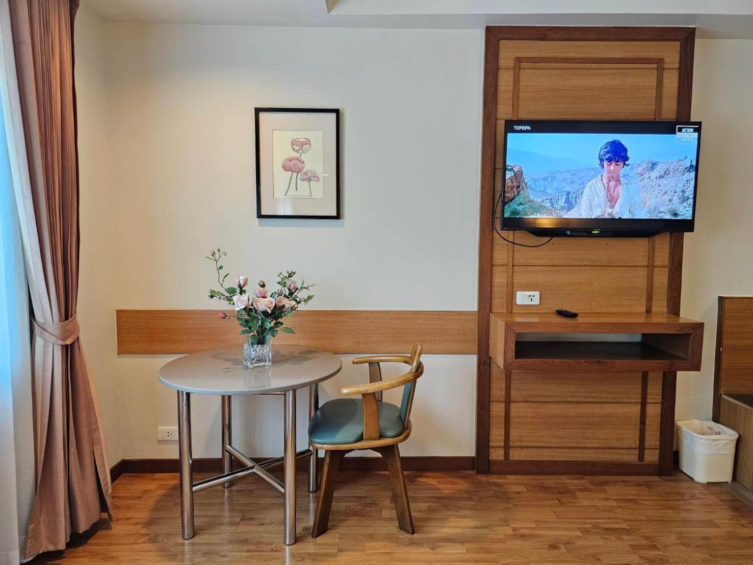 Dynasty Inn Bangkok Buitenkant foto