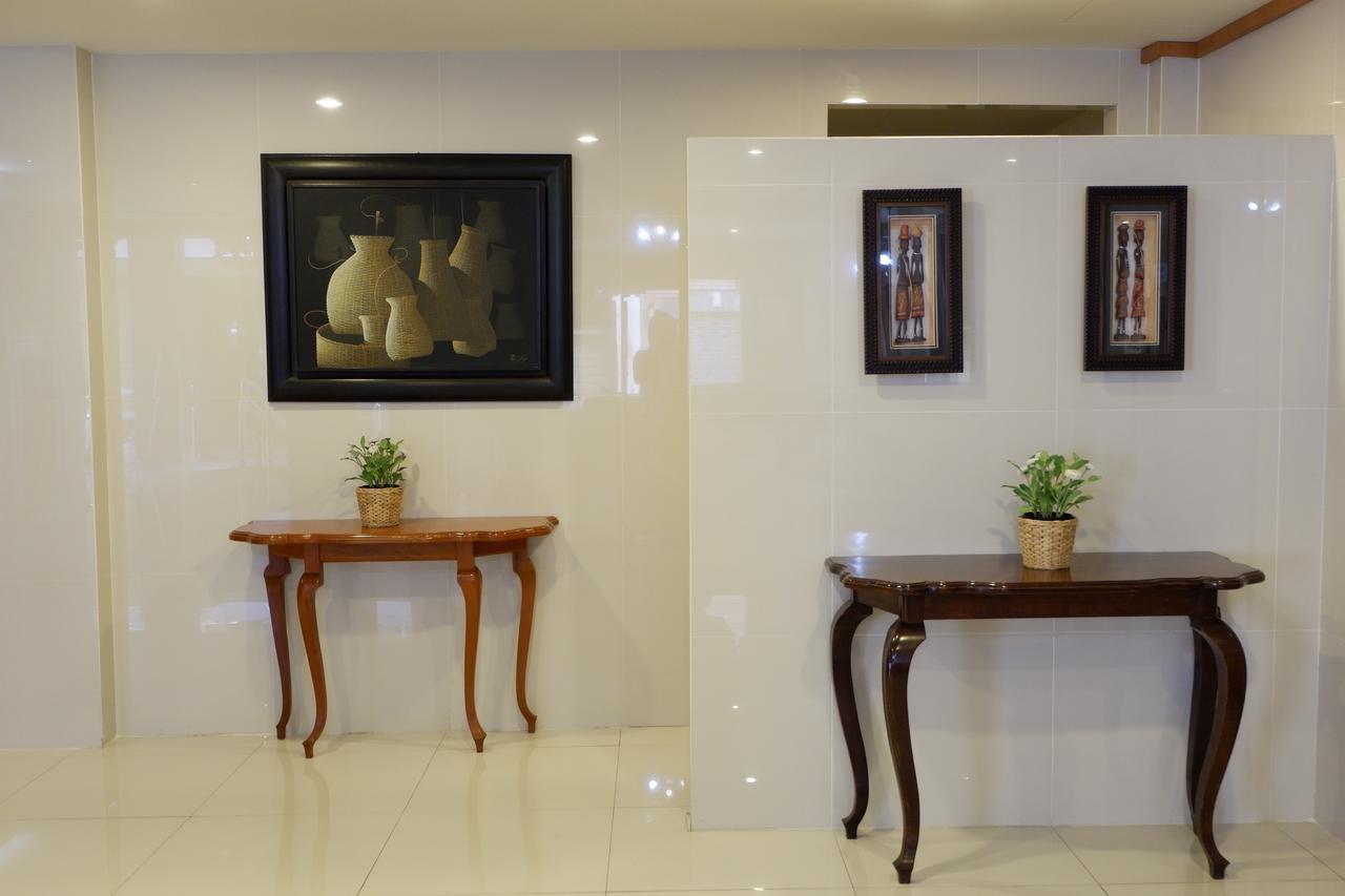 Dynasty Inn Bangkok Buitenkant foto