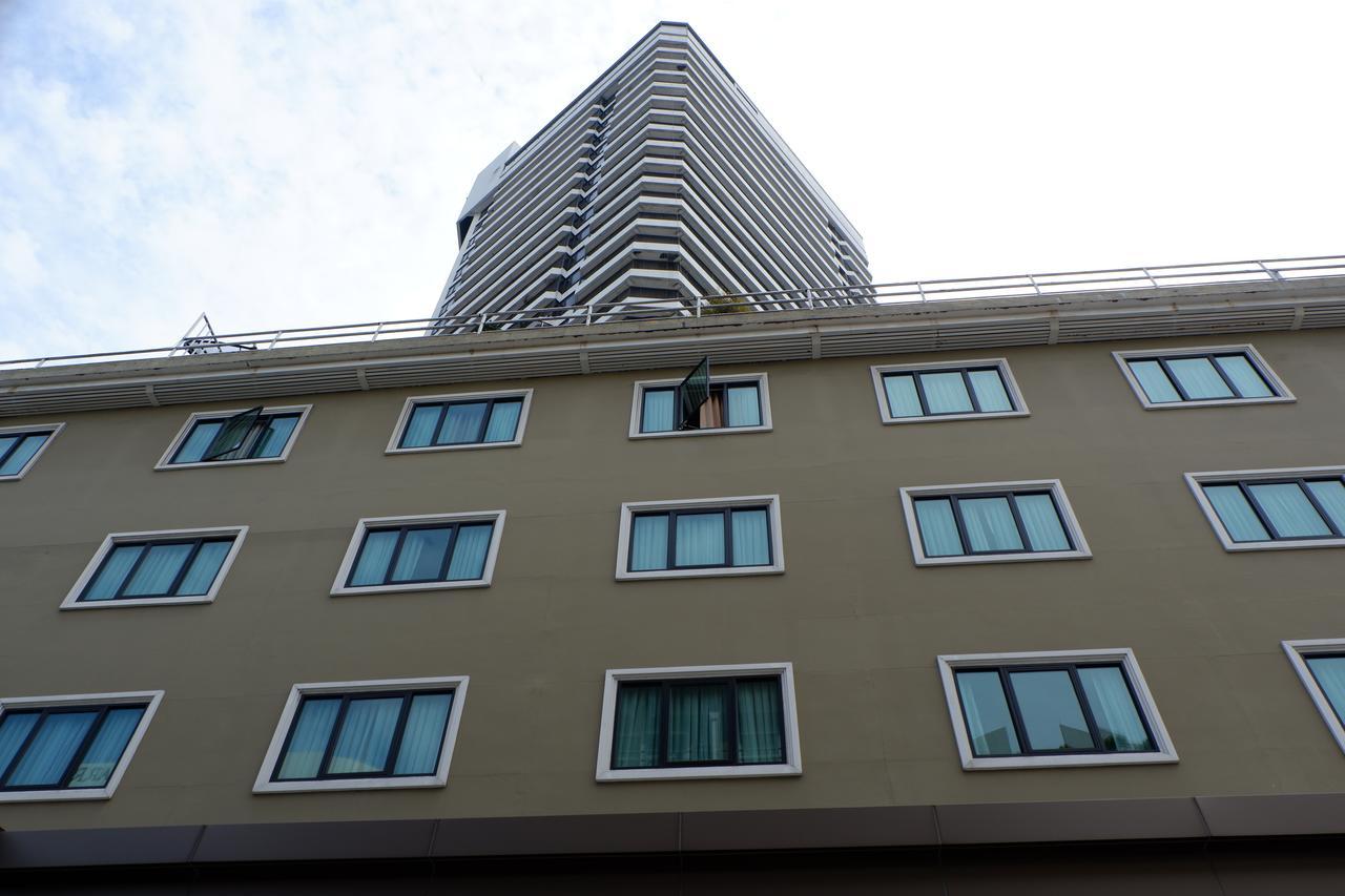 Dynasty Inn Bangkok Buitenkant foto