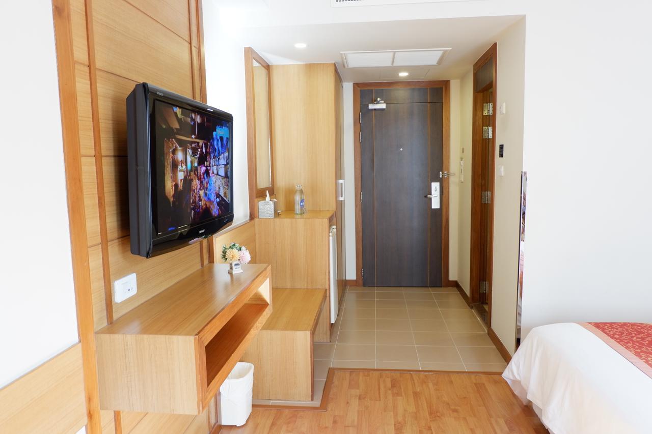 Dynasty Inn Bangkok Buitenkant foto
