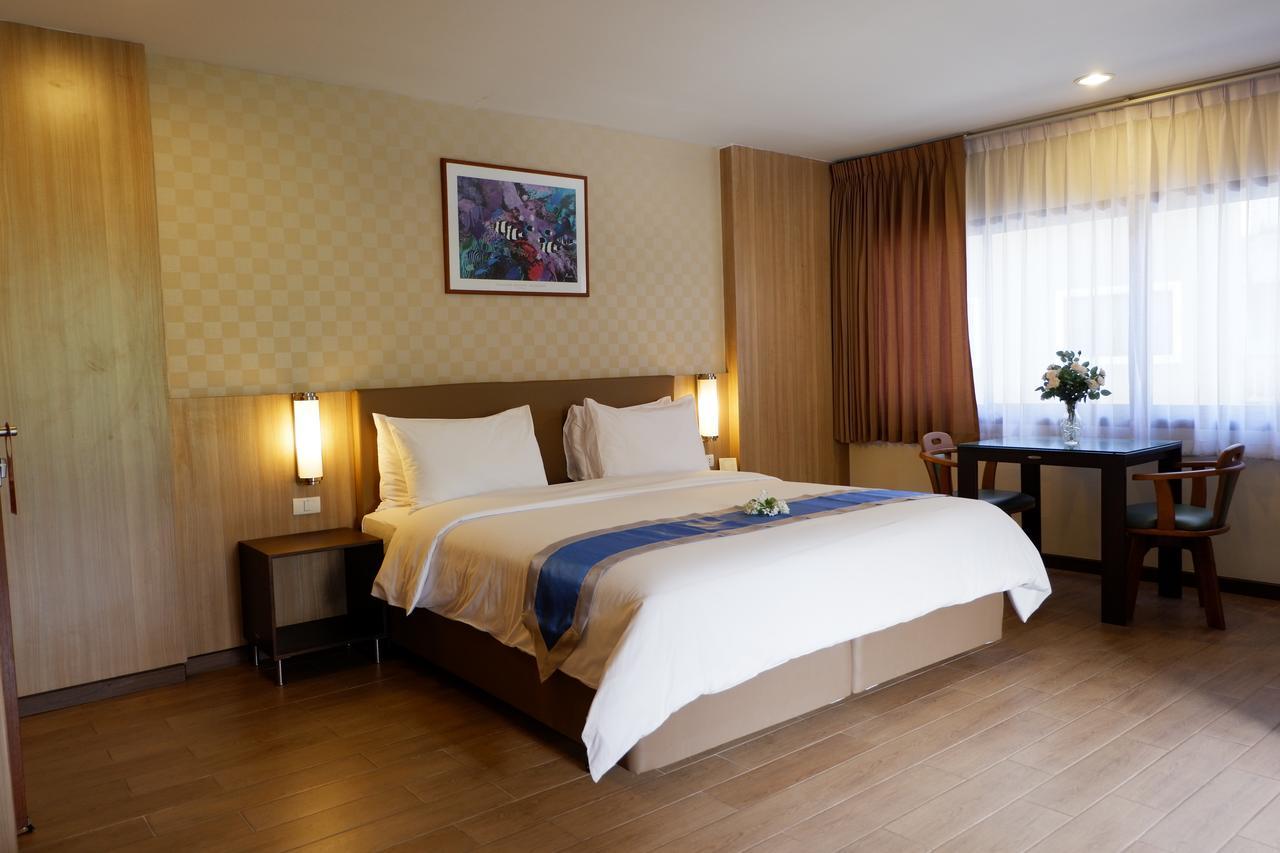Dynasty Inn Bangkok Buitenkant foto