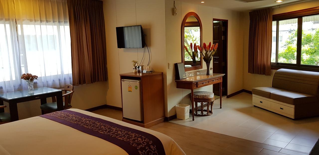 Dynasty Inn Bangkok Buitenkant foto